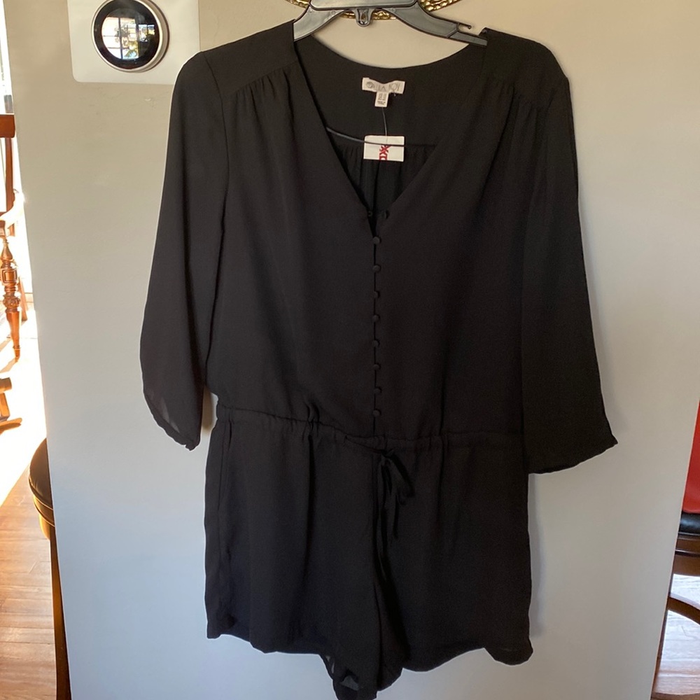 Lila Rose black romper shorts size 10